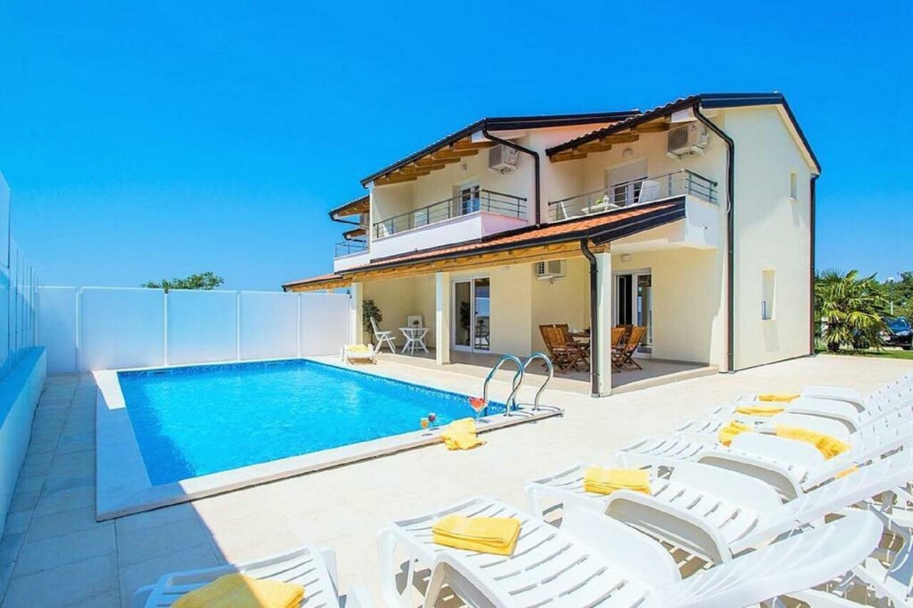 Villa Sanja Plovanija Exteriör bild